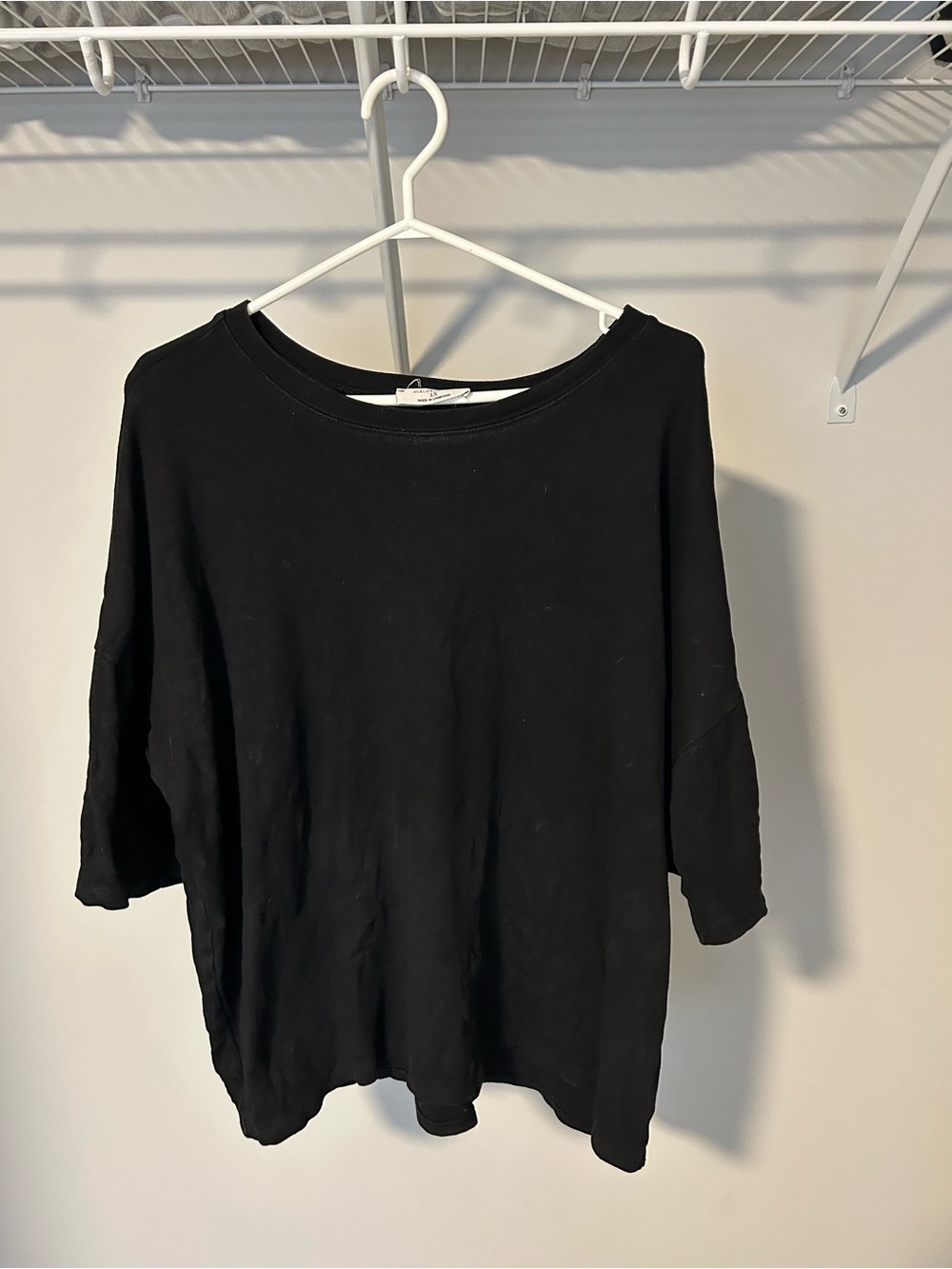 Zenana Outfitters Black Long Sleeve Relaxed Crew Tee